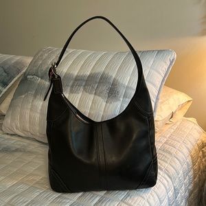 VINTAGE HOBO COACH!! softie ✌🏻